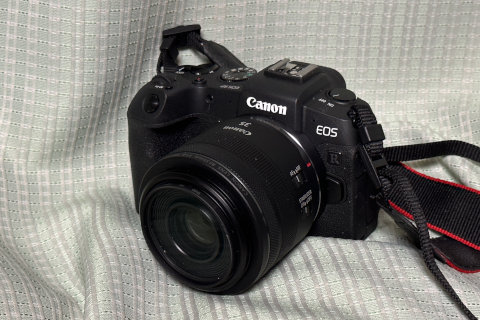写真:EOS RP